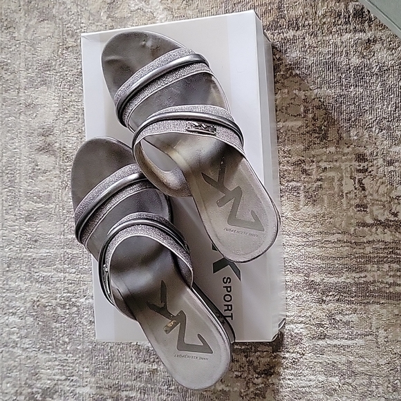 AK Anne Klein Sport Silver Slip On Sandals Size 8 - Picture 2 of 11